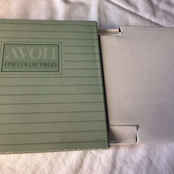 Vintage AVON Mother’s Day Plate – 1988 “A Mother’s Work is Never Done” - Picture 7 of 7